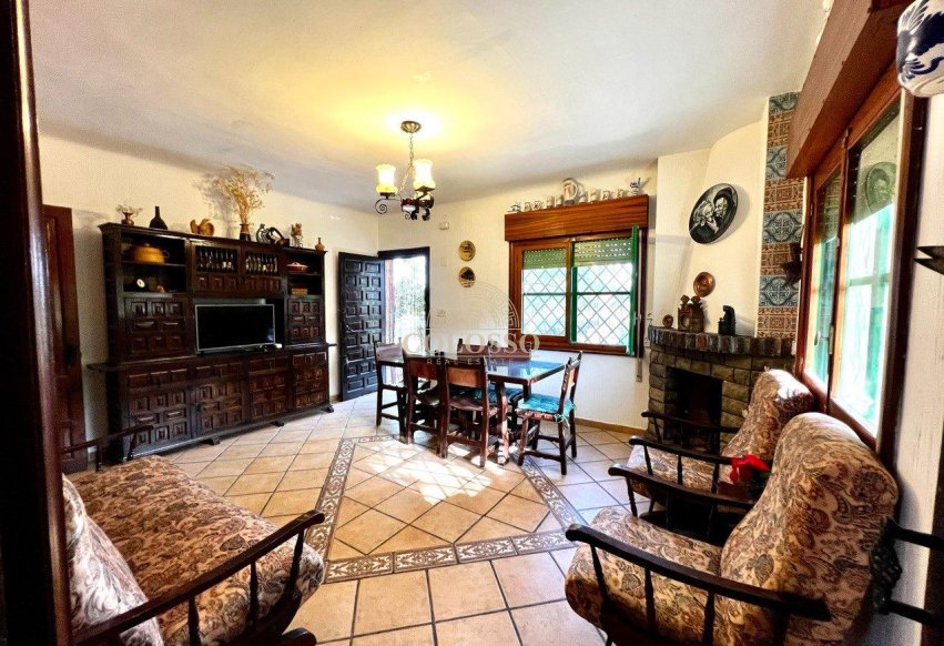 Resale - Chalet -
San Vicente del Raspeig - Sol y Luz