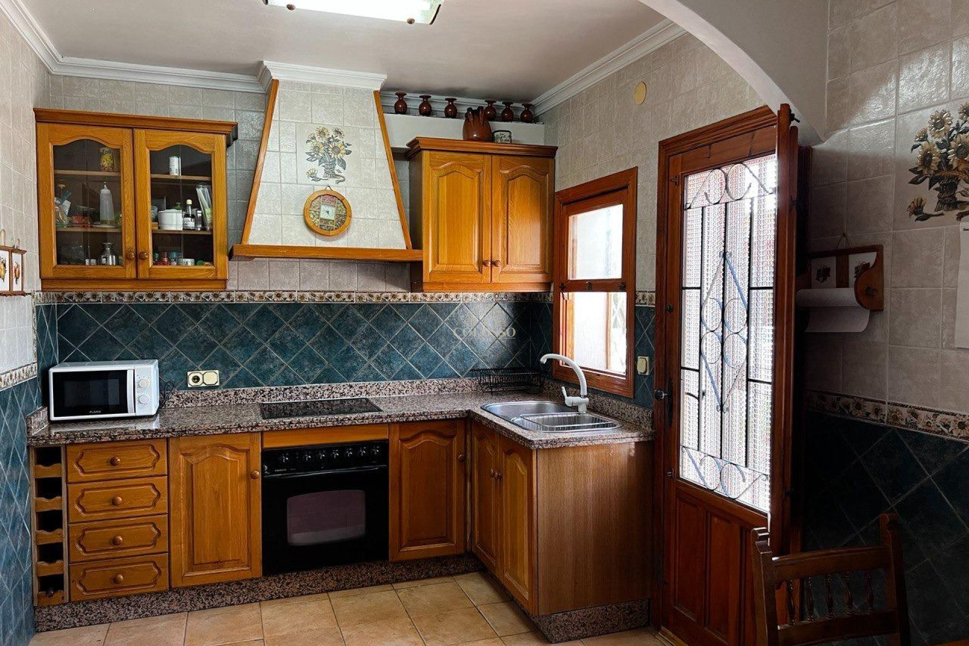 Resale - Chalet -
San Vicente del Raspeig - Sol y Luz