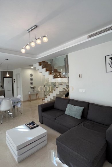 Resale - Chalet -
Villajoyosa - 1a linea