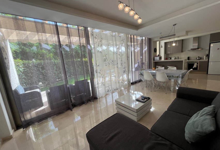 Resale - Chalet -
Villajoyosa - 1a linea