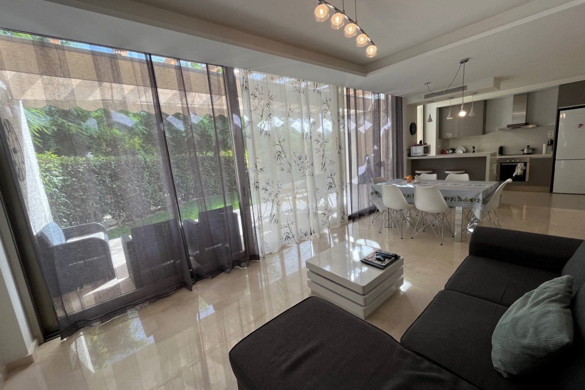 Resale - Chalet -
Villajoyosa - 1a linea