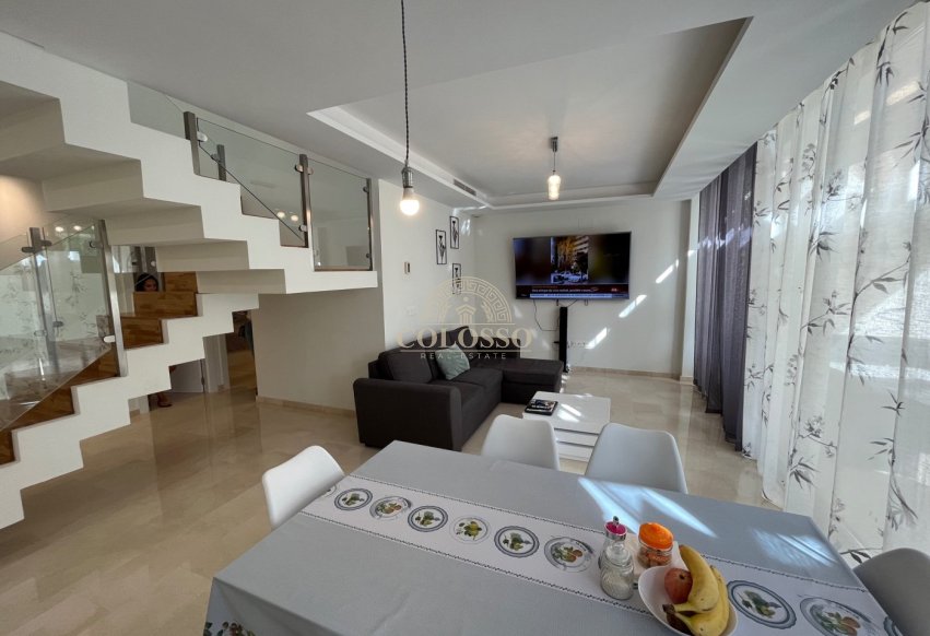 Resale - Chalet -
Villajoyosa - 1a linea