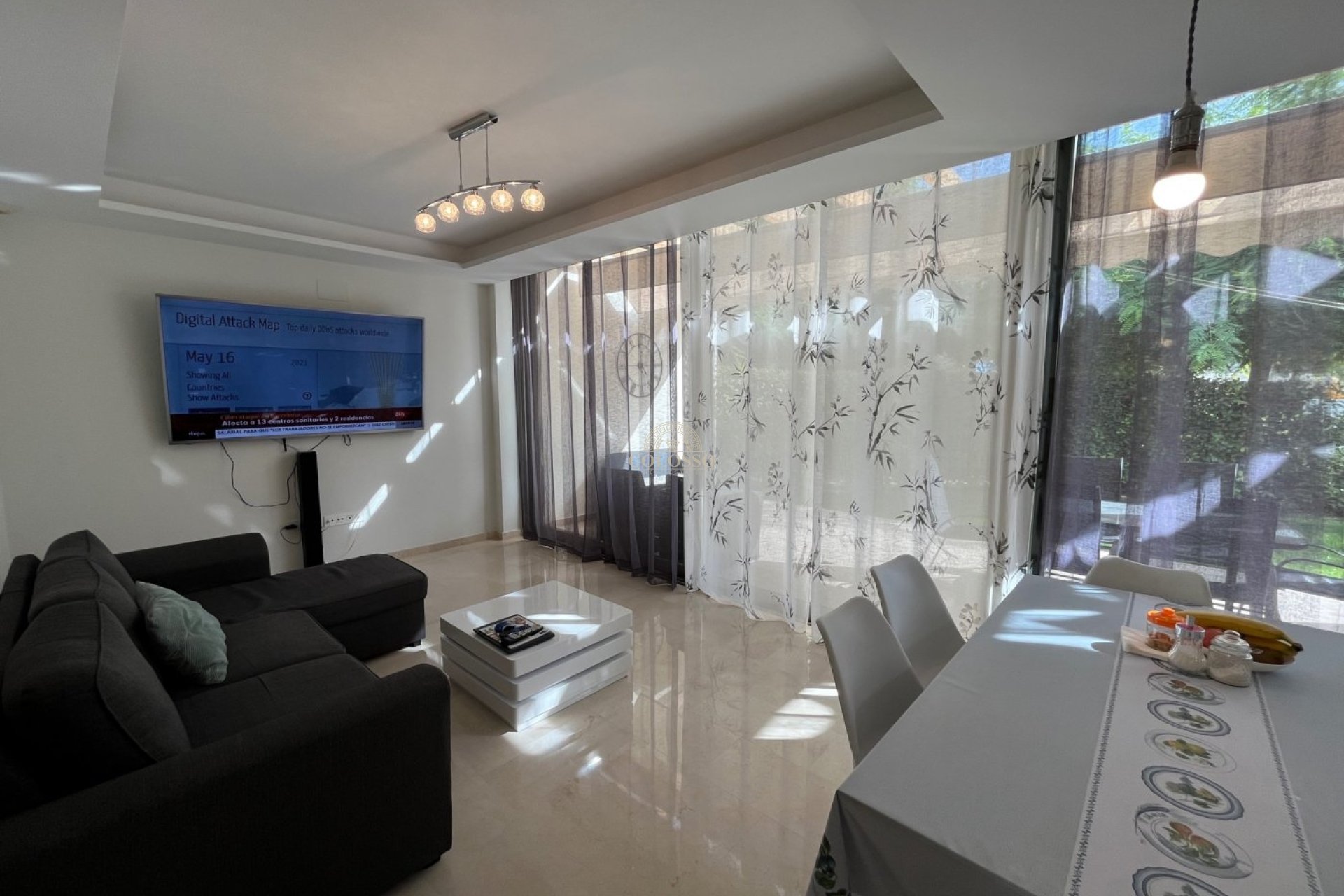 Resale - Chalet -
Villajoyosa - 1a linea
