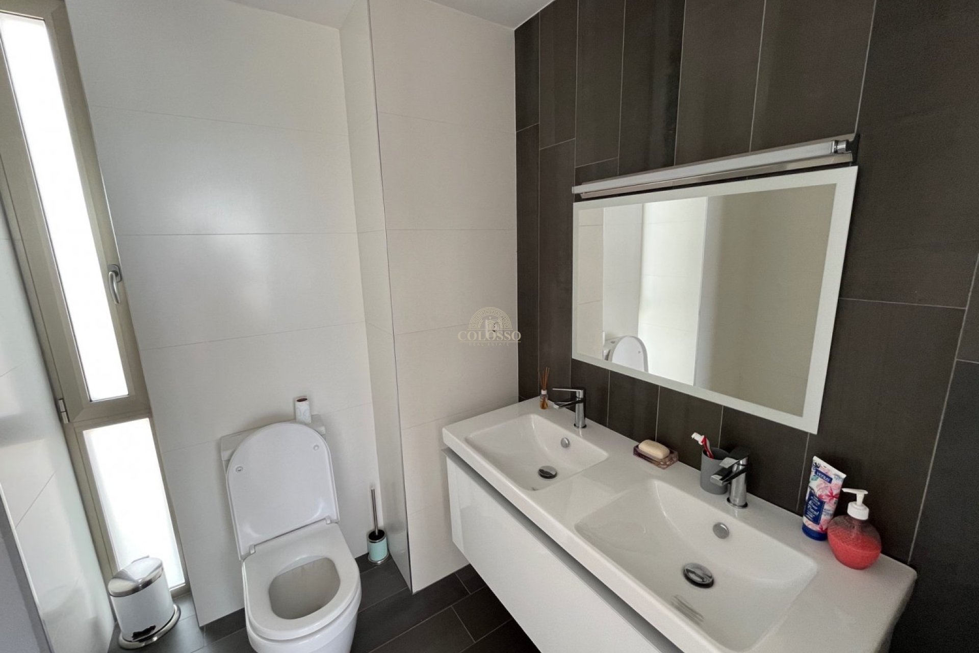 Resale - Chalet -
Villajoyosa - 1a linea