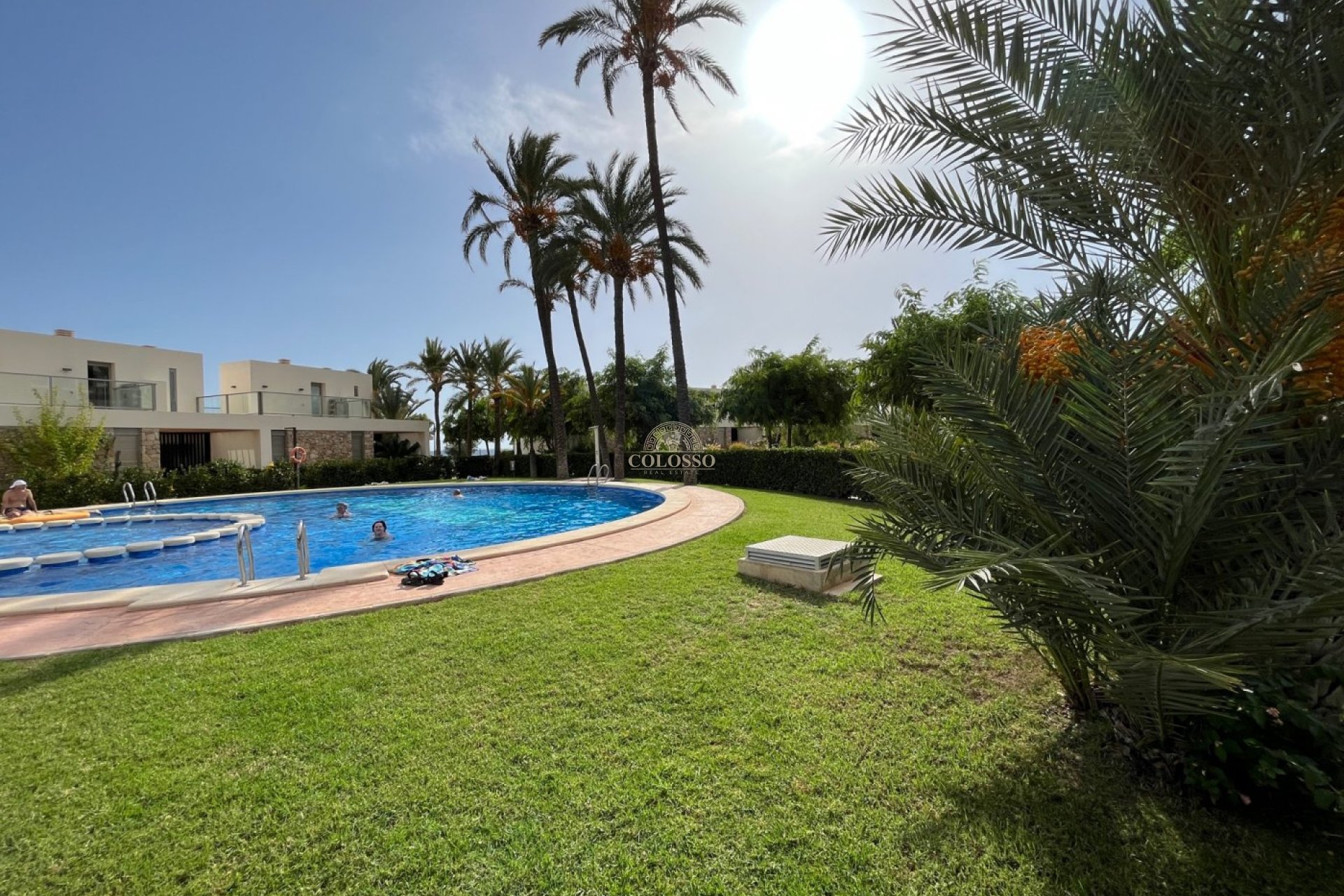 Resale - Chalet -
Villajoyosa - 1a linea