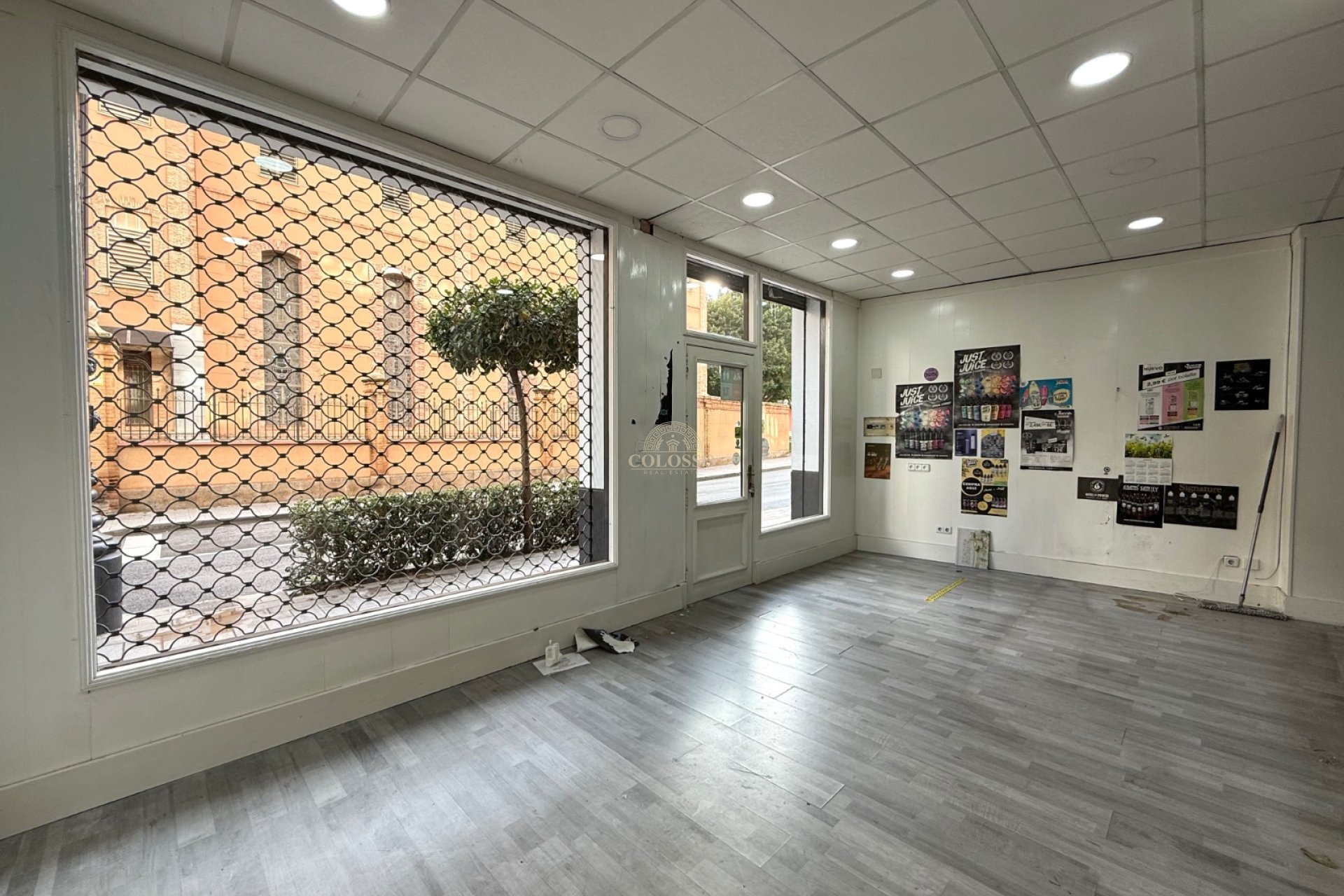 Resale - Commercial Premises -
Orihuela