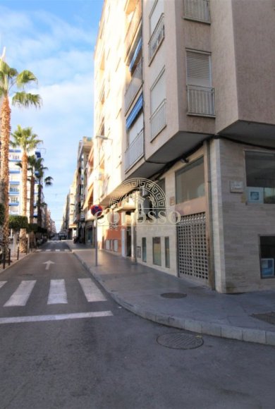 Resale - Commercial Premises -
Torrevieja - Centro