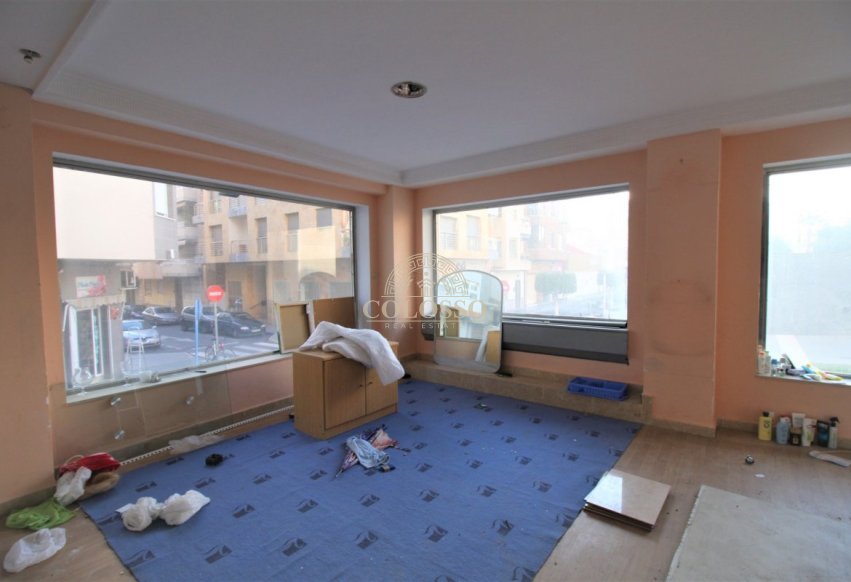 Resale - Commercial Premises -
Torrevieja - Centro