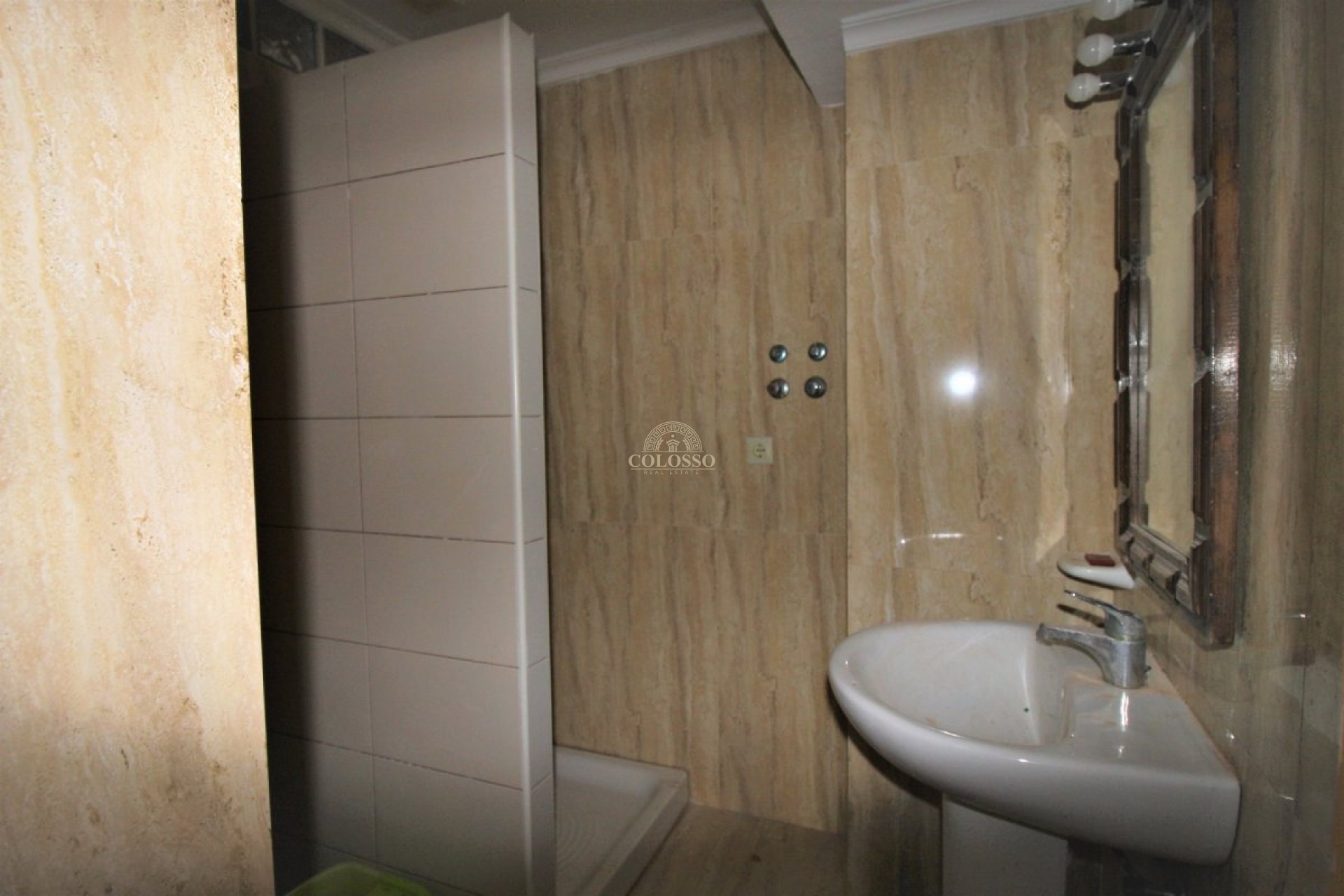 Resale - Commercial Premises -
Torrevieja - Centro