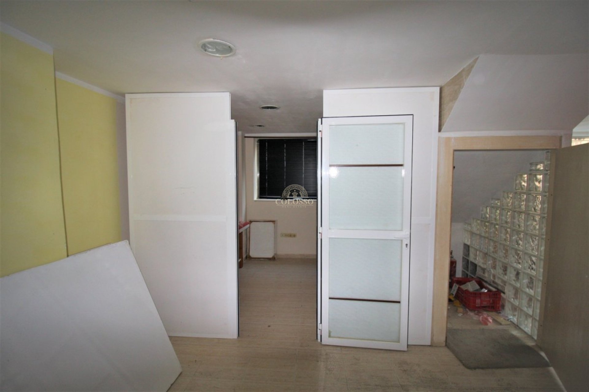 Resale - Commercial Premises -
Torrevieja - Centro