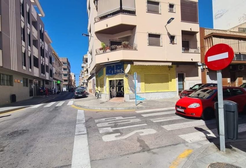 Resale - Commercial Premises -
Torrevieja - Centro