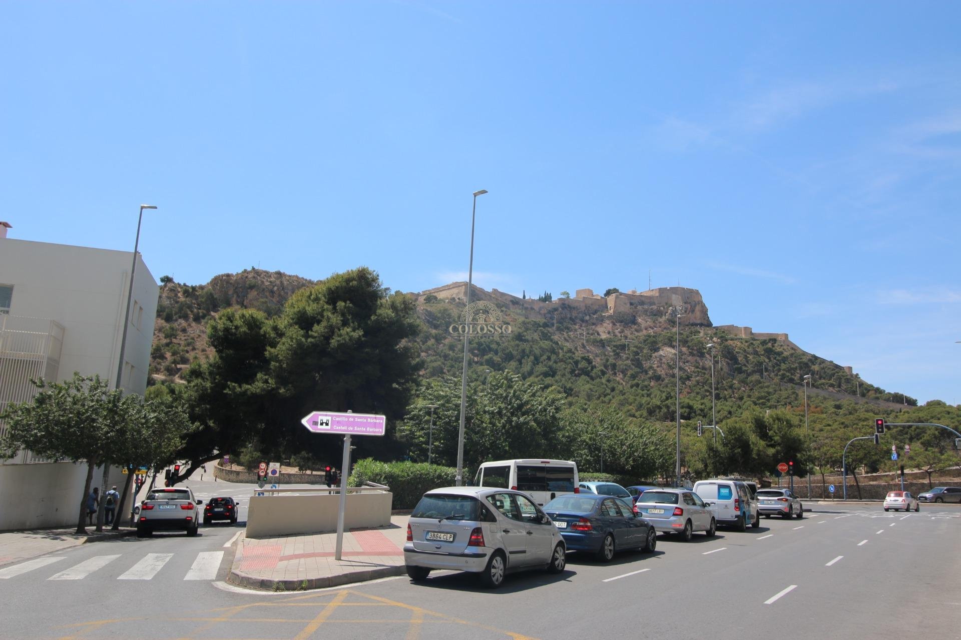 Resale - Edificio -
Alicante - Pla del bon repos