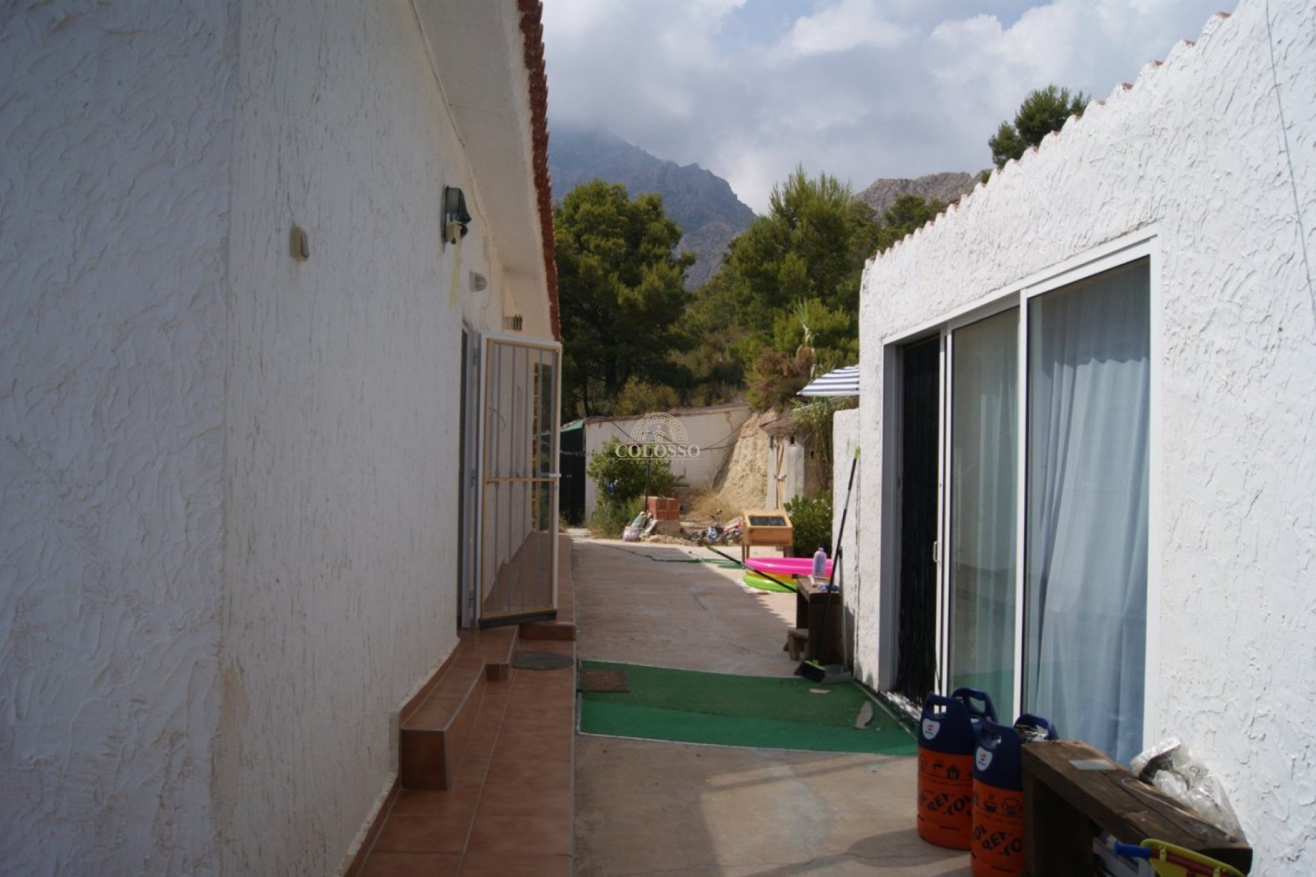 Resale - Finca rústica -
Finestrat - Finestrat pueblo