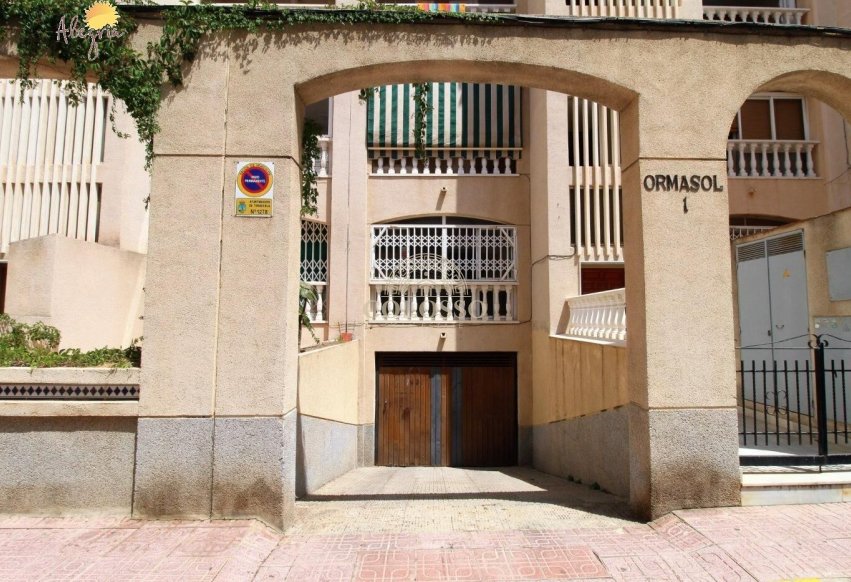 Resale - Garage -
Torrevieja - Habaneras
