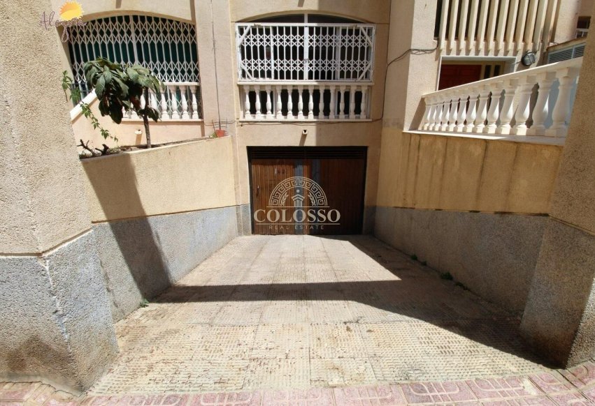 Resale - Garage -
Torrevieja - Habaneras