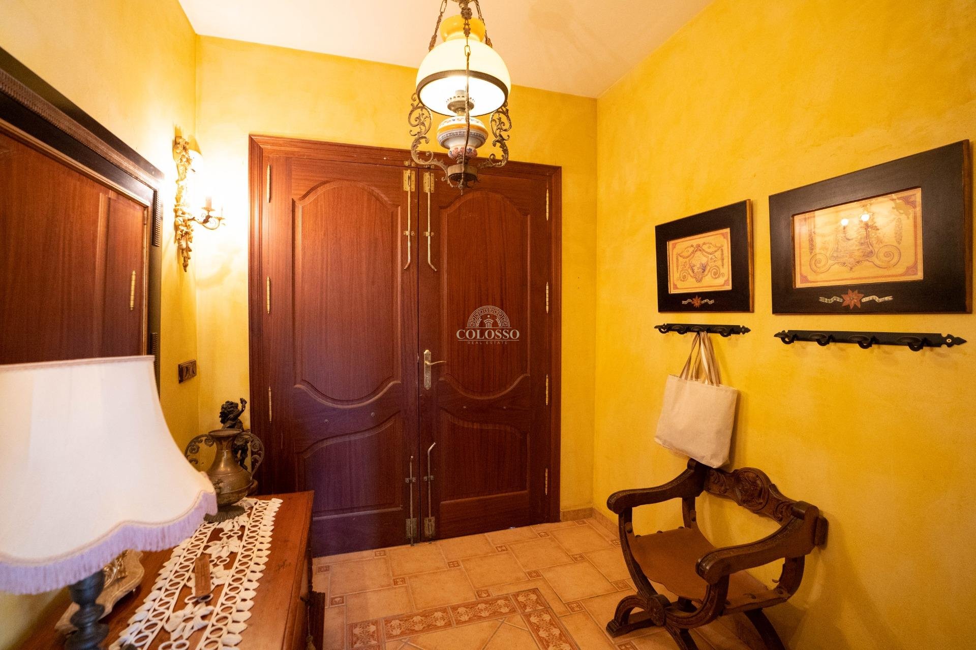Resale - Inmueble singular -
San Miguel de Salinas - CENTRO