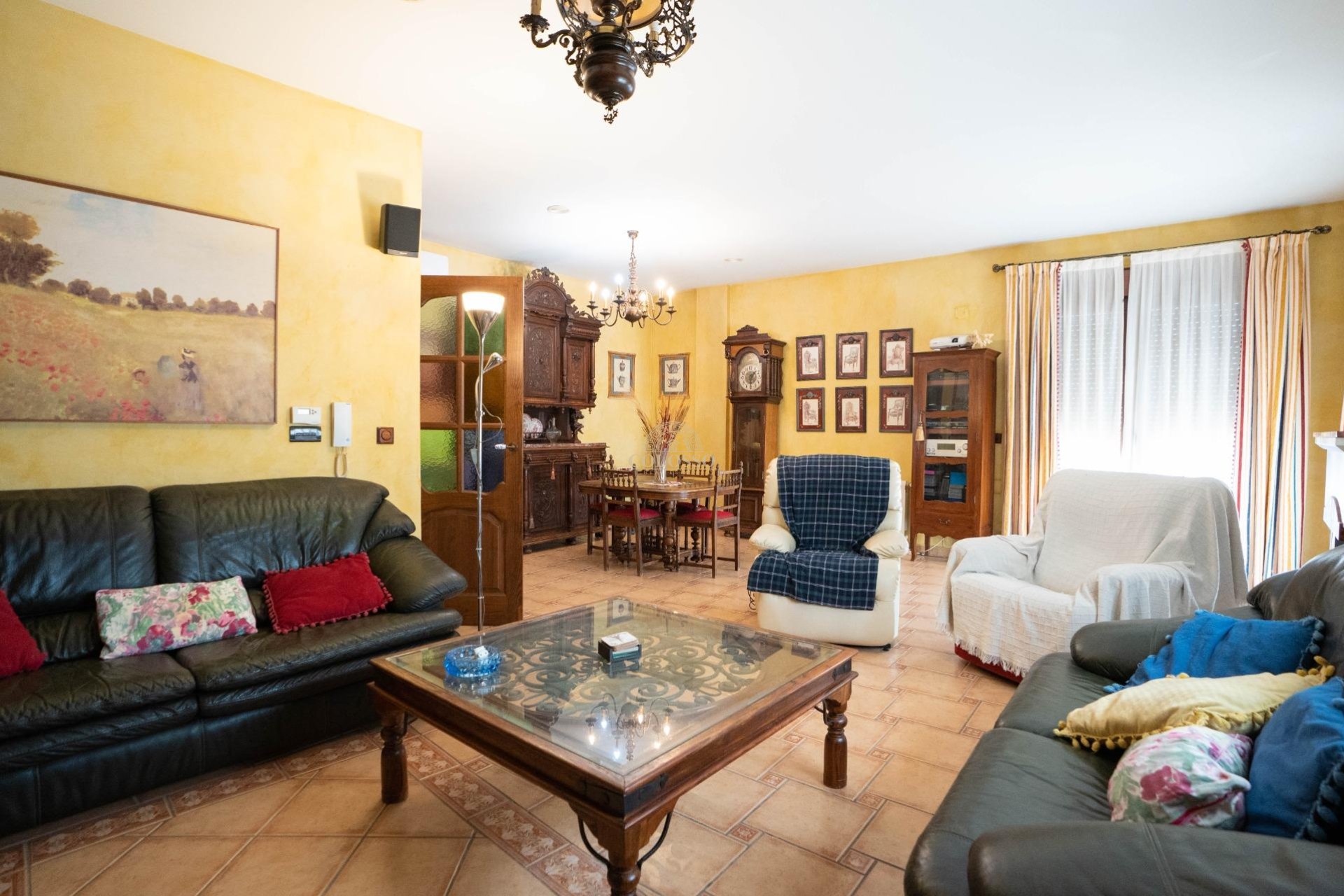 Resale - Inmueble singular -
San Miguel de Salinas - CENTRO