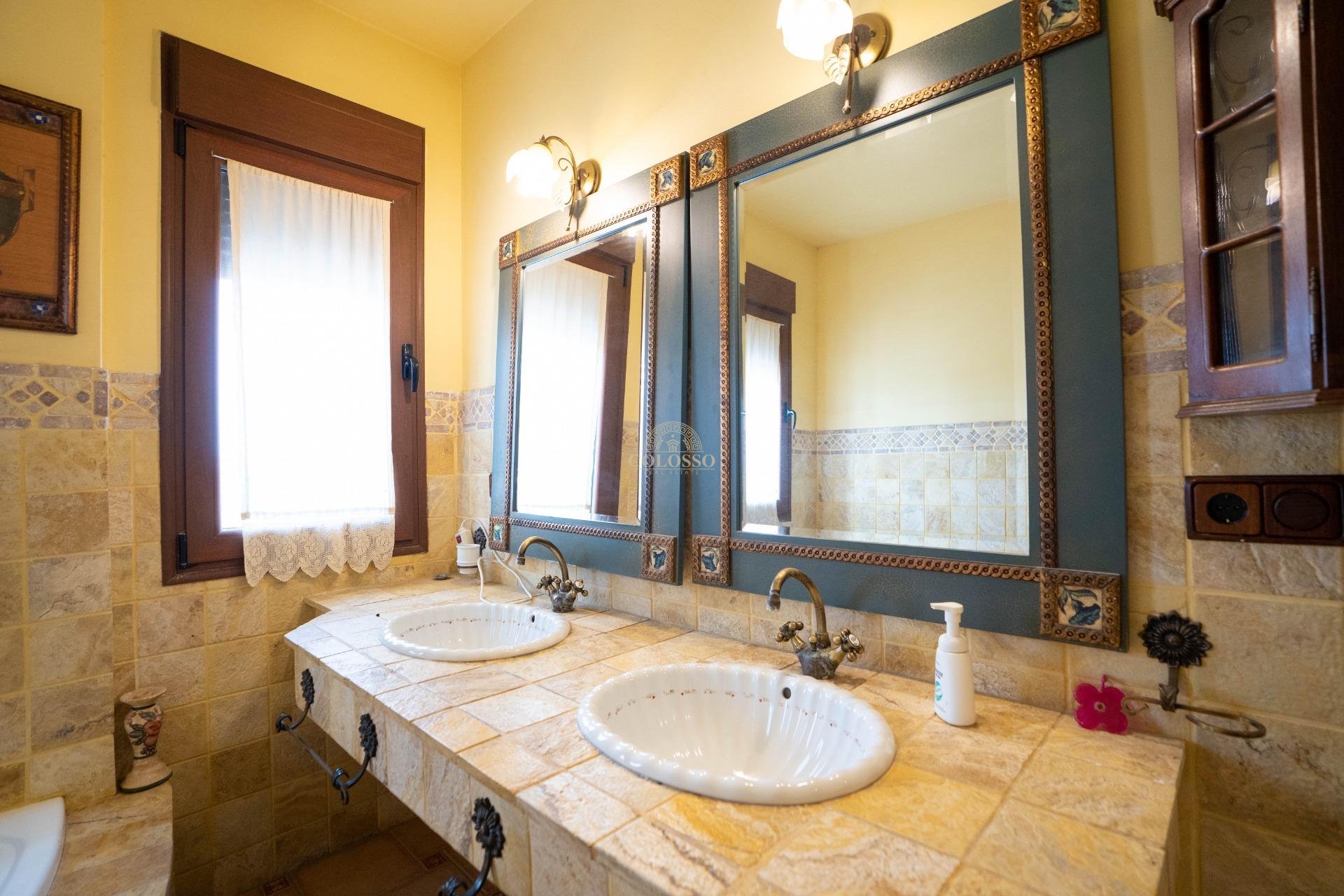 Resale - Inmueble singular -
San Miguel de Salinas - CENTRO