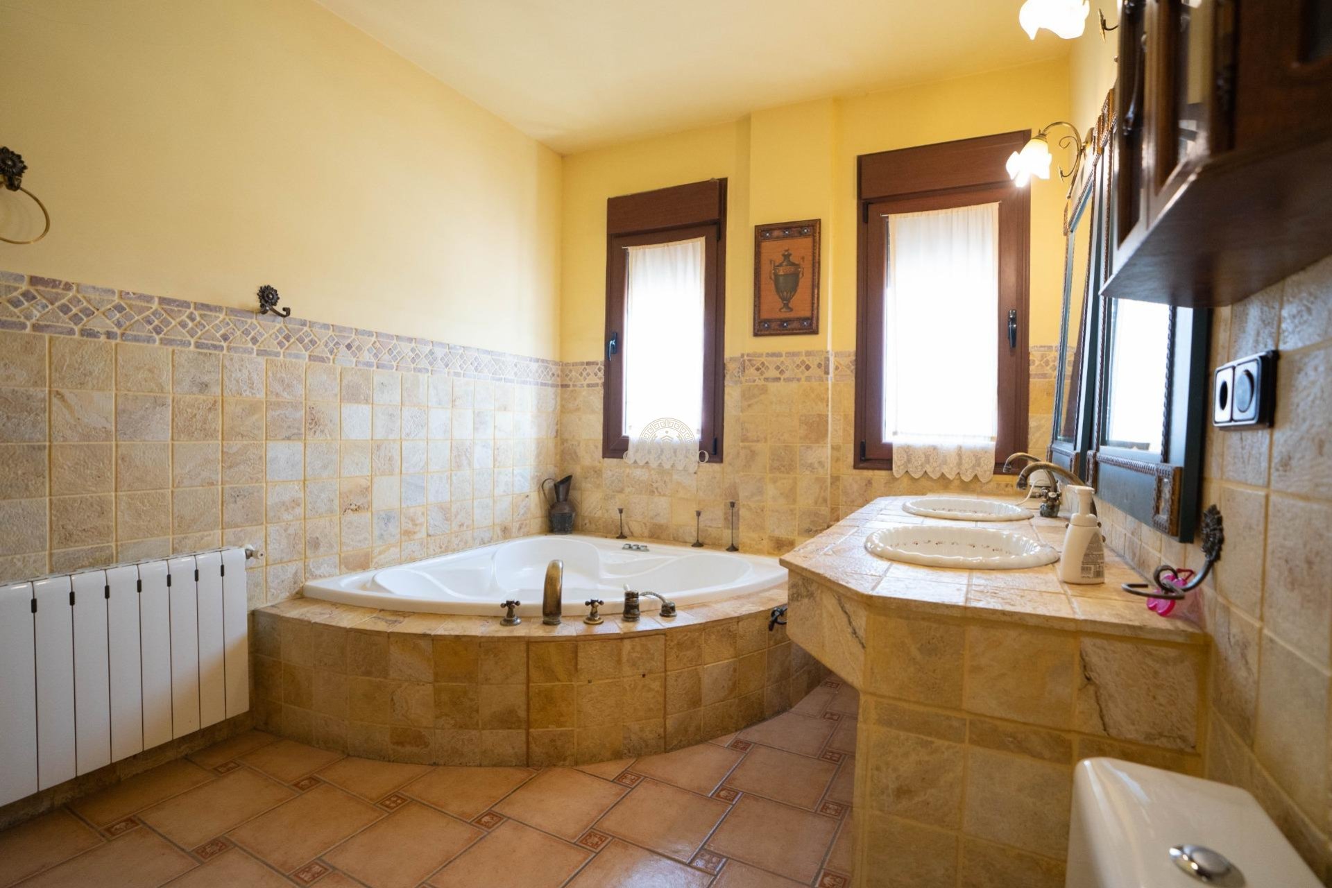 Resale - Inmueble singular -
San Miguel de Salinas - CENTRO