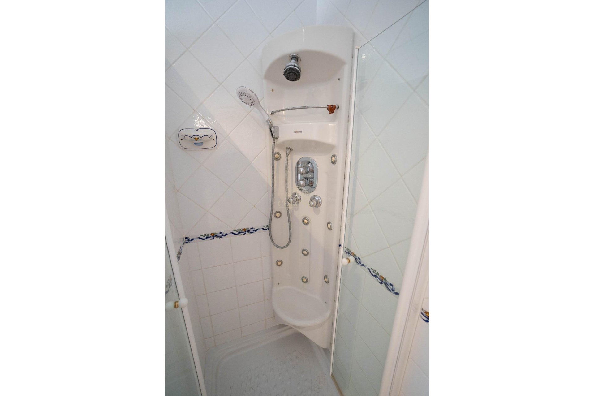Resale - Inmueble singular -
San Miguel de Salinas - CENTRO