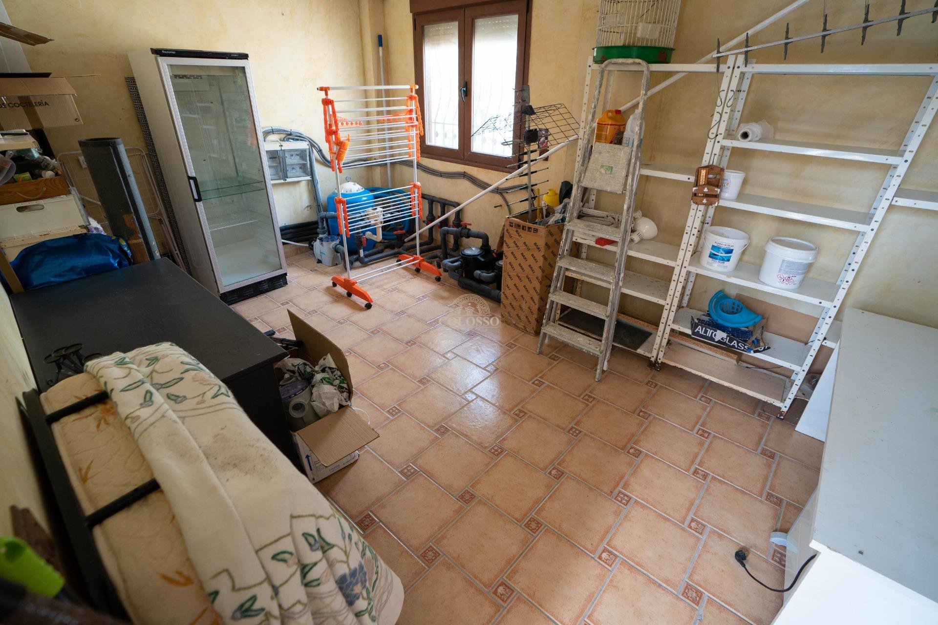 Resale - Inmueble singular -
San Miguel de Salinas - CENTRO