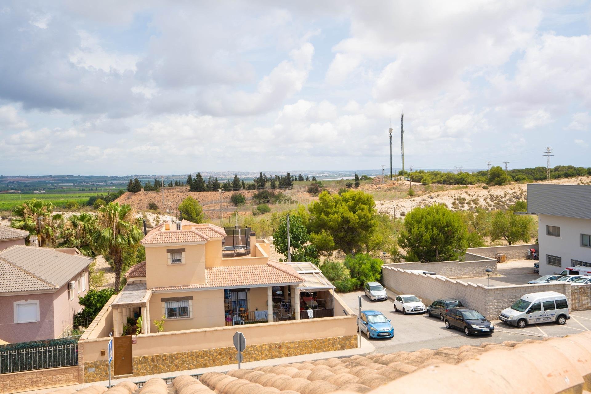 Resale - Inmueble singular -
San Miguel de Salinas - CENTRO