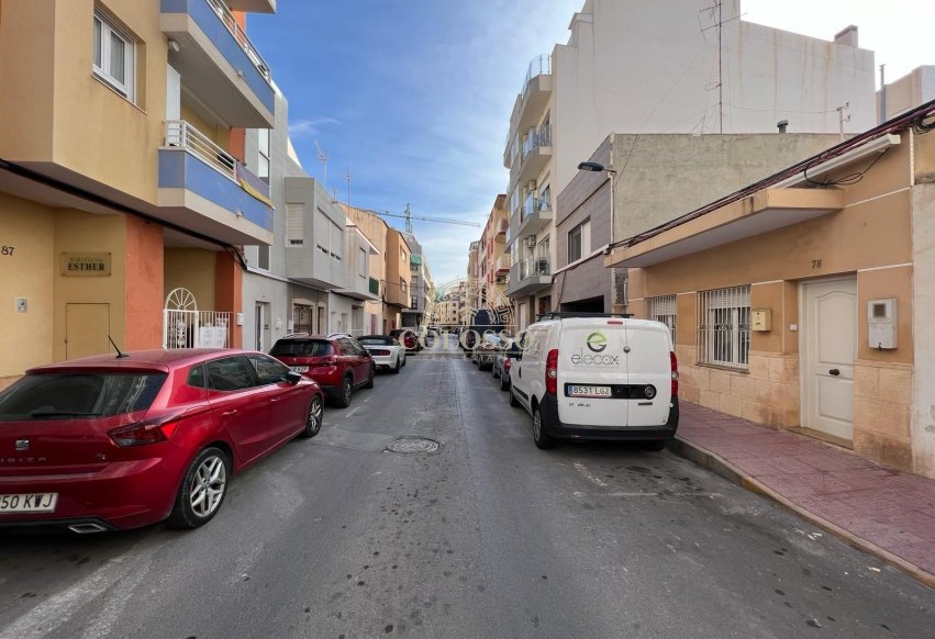 Resale - Parcela -
Torrevieja - Playa del Cura