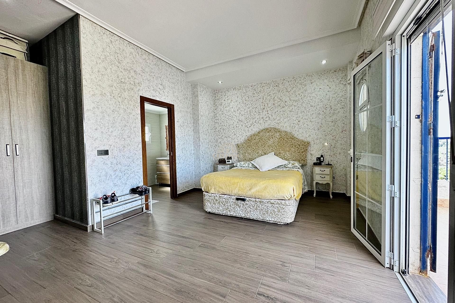 Resale - Penthouse -
Torrevieja - La Mata