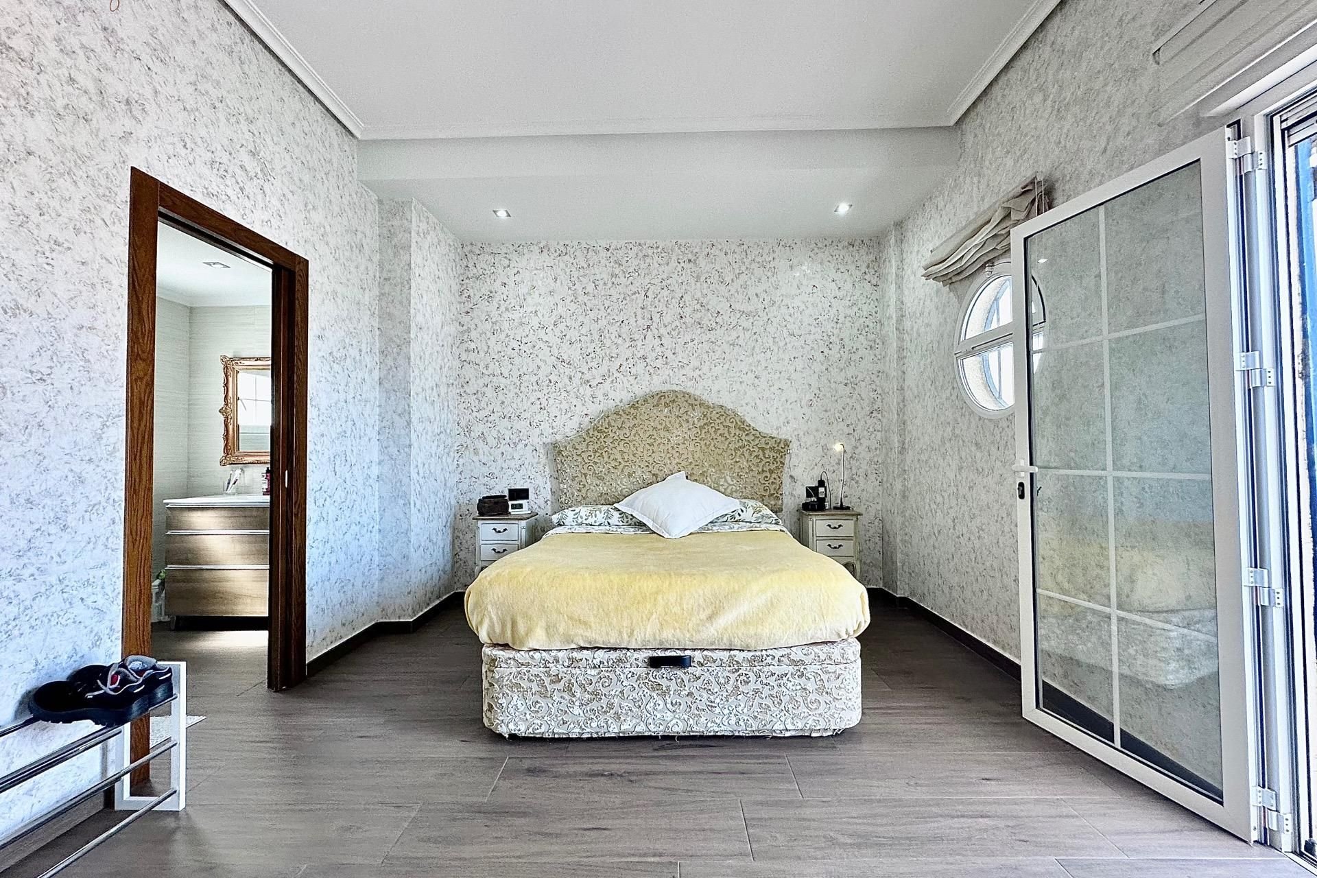 Resale - Penthouse -
Torrevieja - La Mata