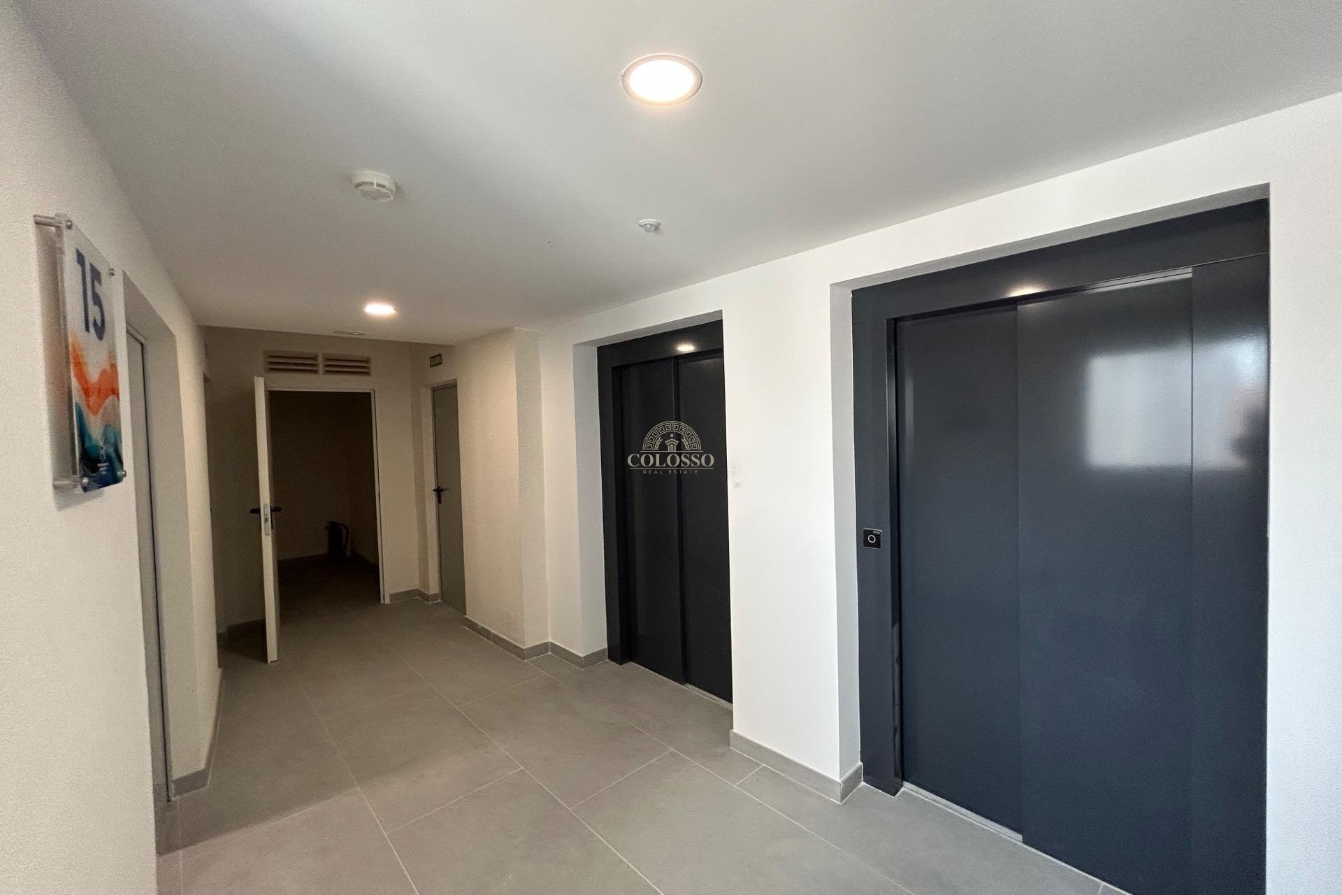 Resale - Piso -
Benidorm - Levante
