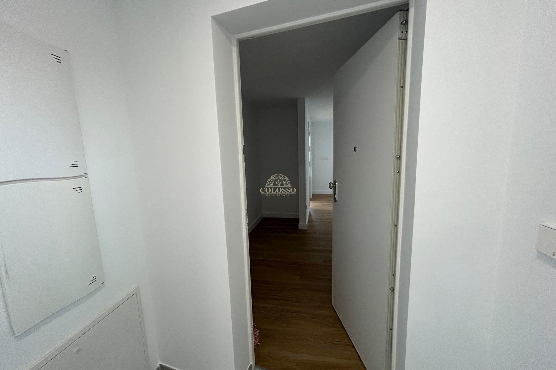 Resale - Piso -
Benidorm - Levante