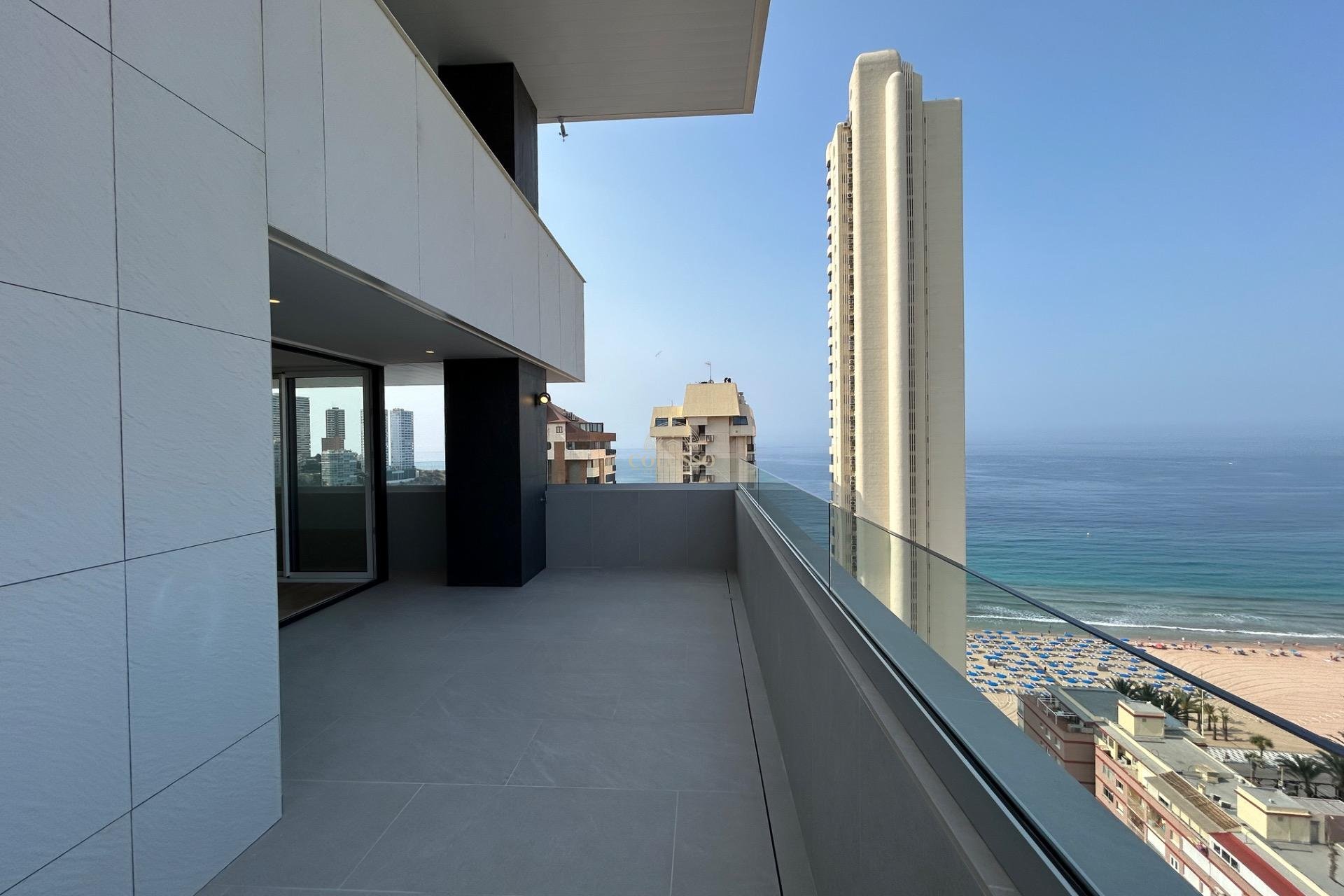 Resale - Piso -
Benidorm - Levante