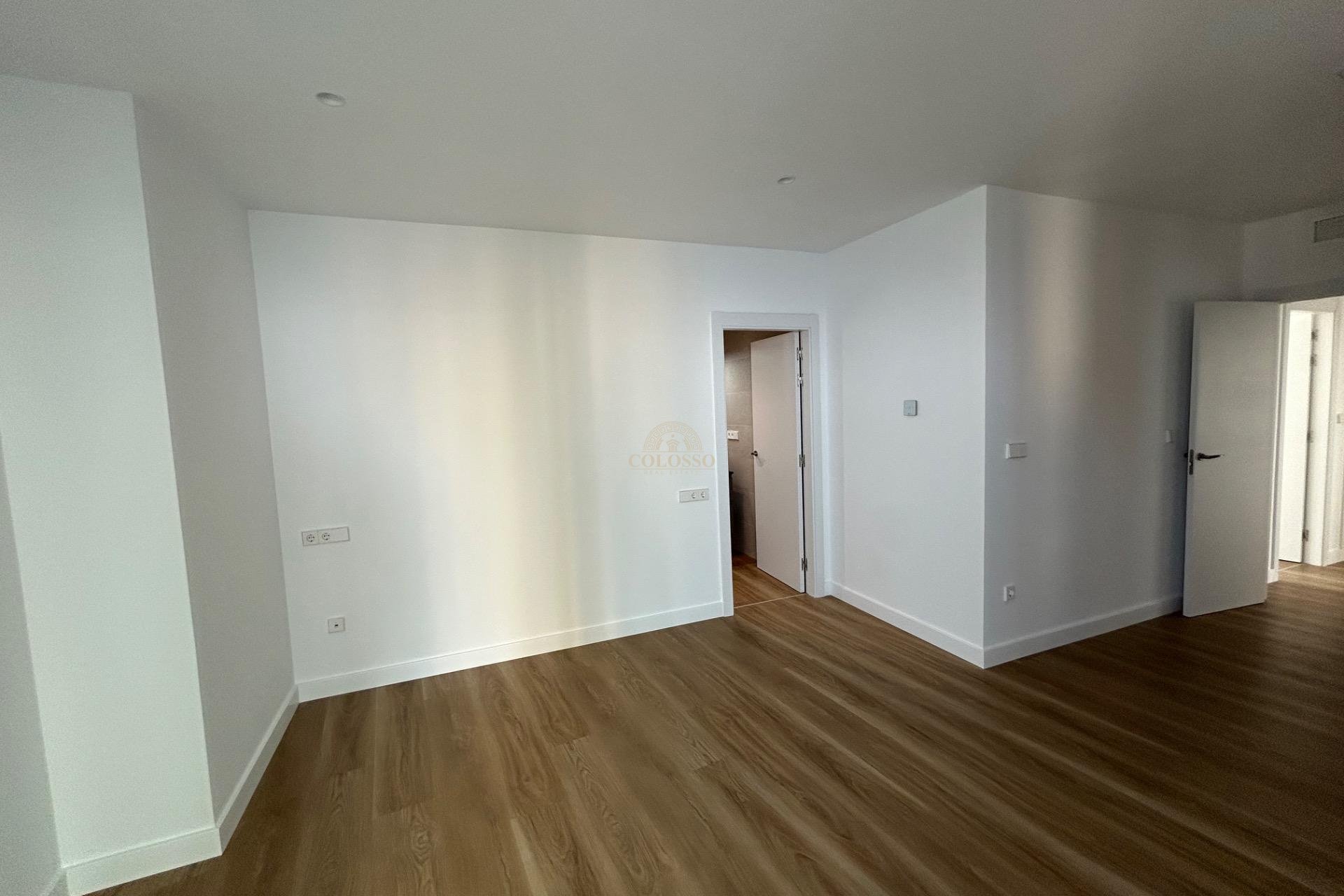 Resale - Piso -
Benidorm - Levante