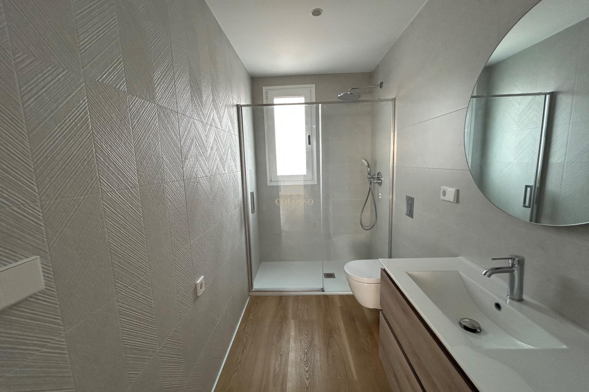 Resale - Piso -
Benidorm - Levante