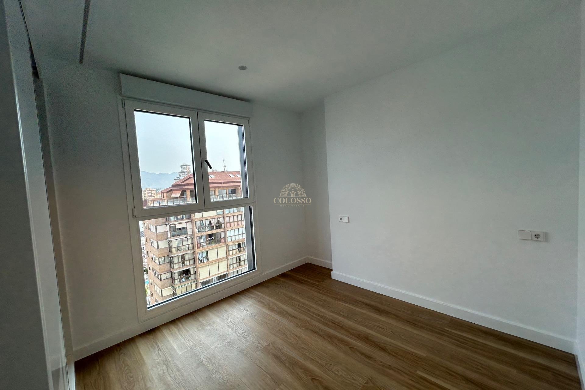 Resale - Piso -
Benidorm - Levante