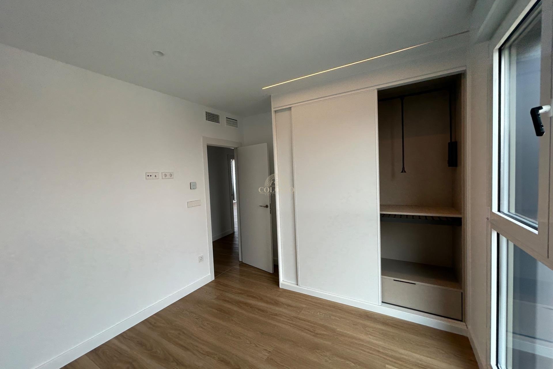 Resale - Piso -
Benidorm - Levante