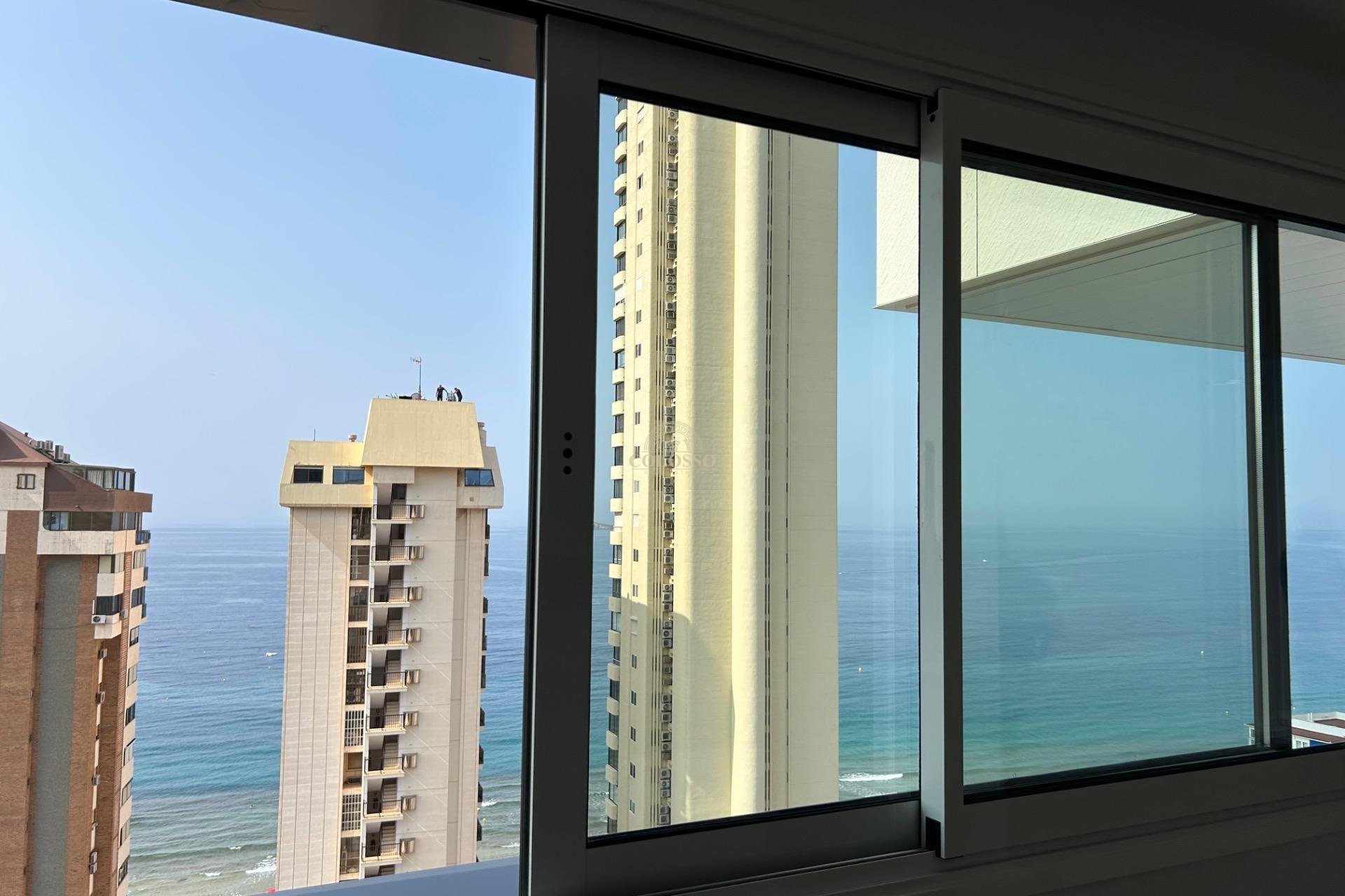 Resale - Piso -
Benidorm - Levante