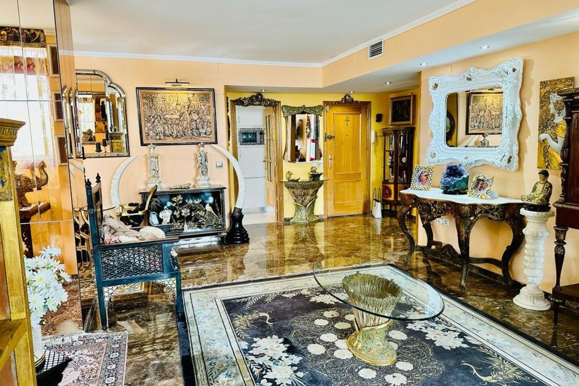 Resale - Piso -
Benidorm - Poniente