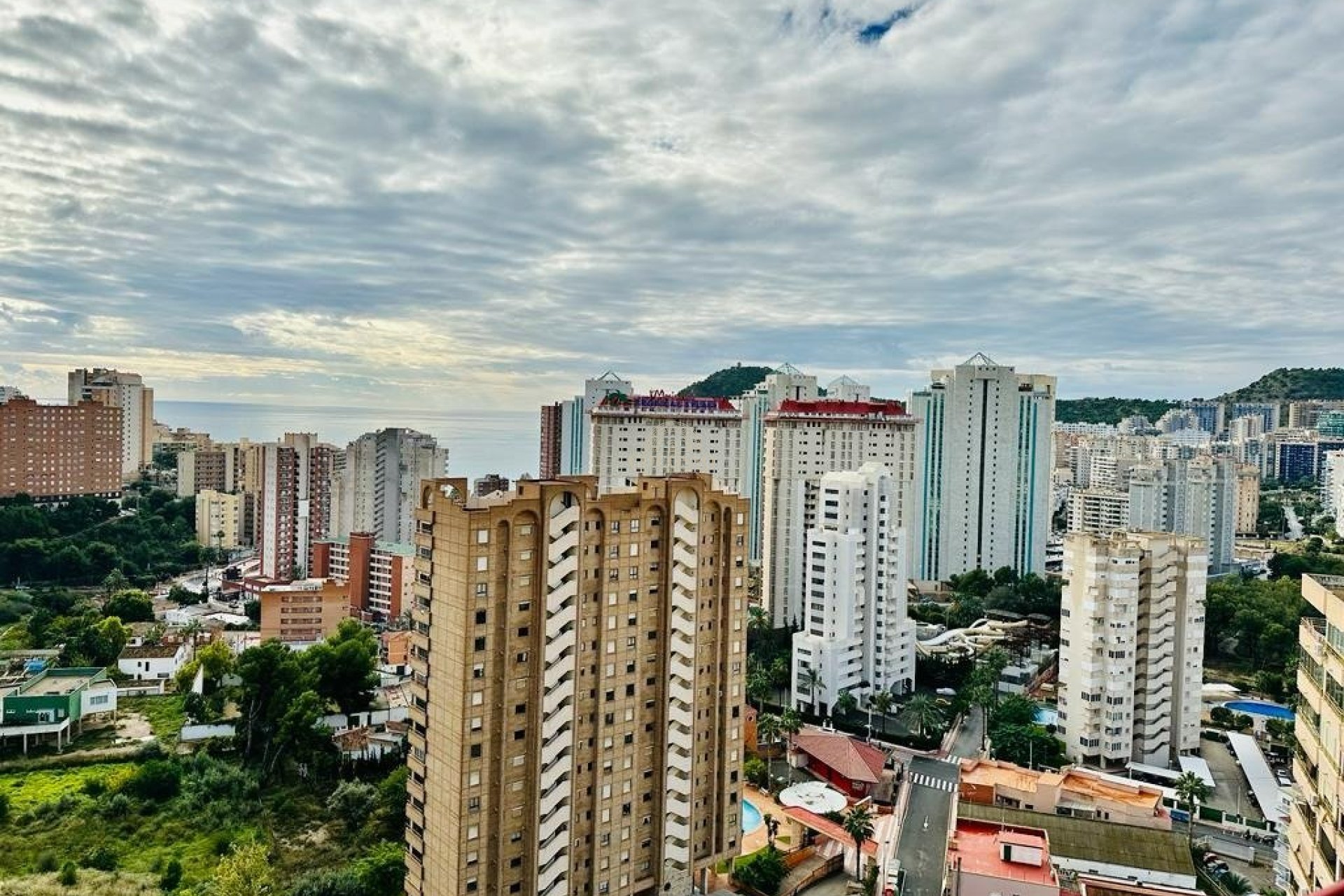 Resale - Piso -
Benidorm - Poniente