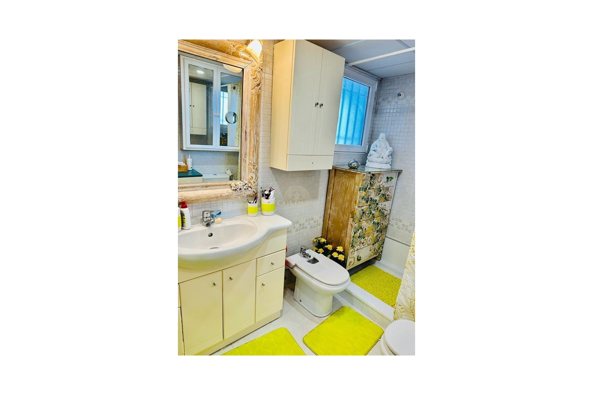Resale - Piso -
Benidorm - Poniente