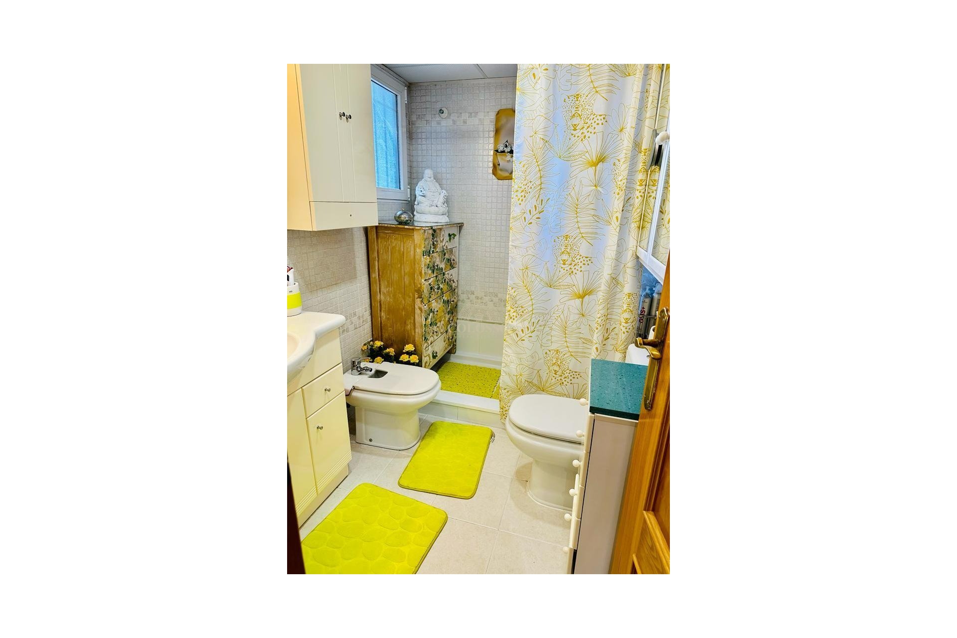 Resale - Piso -
Benidorm - Poniente
