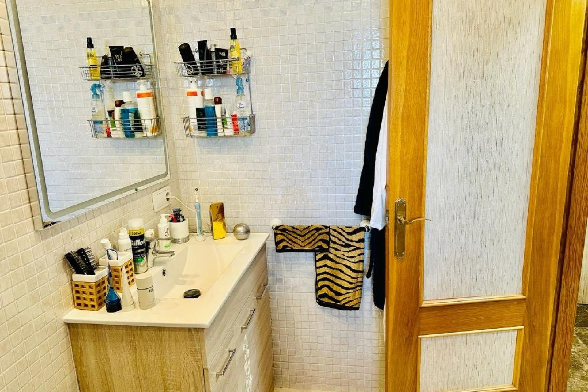 Resale - Piso -
Benidorm - Poniente