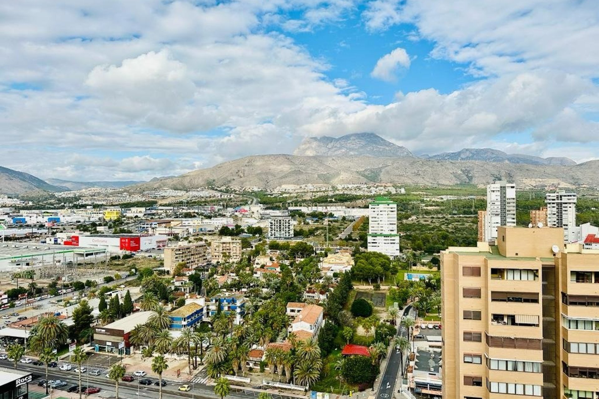 Resale - Piso -
Benidorm - Poniente