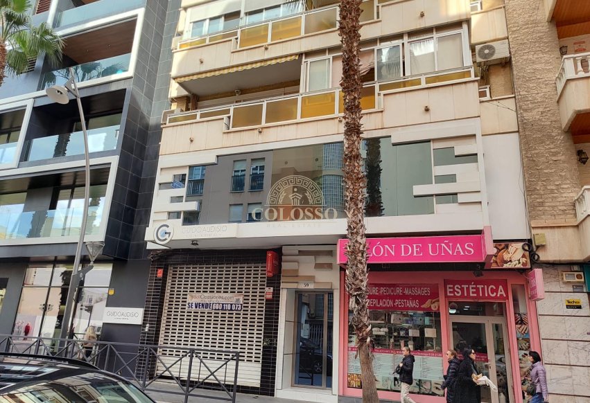 Resale - Piso -
Torrevieja - Centro