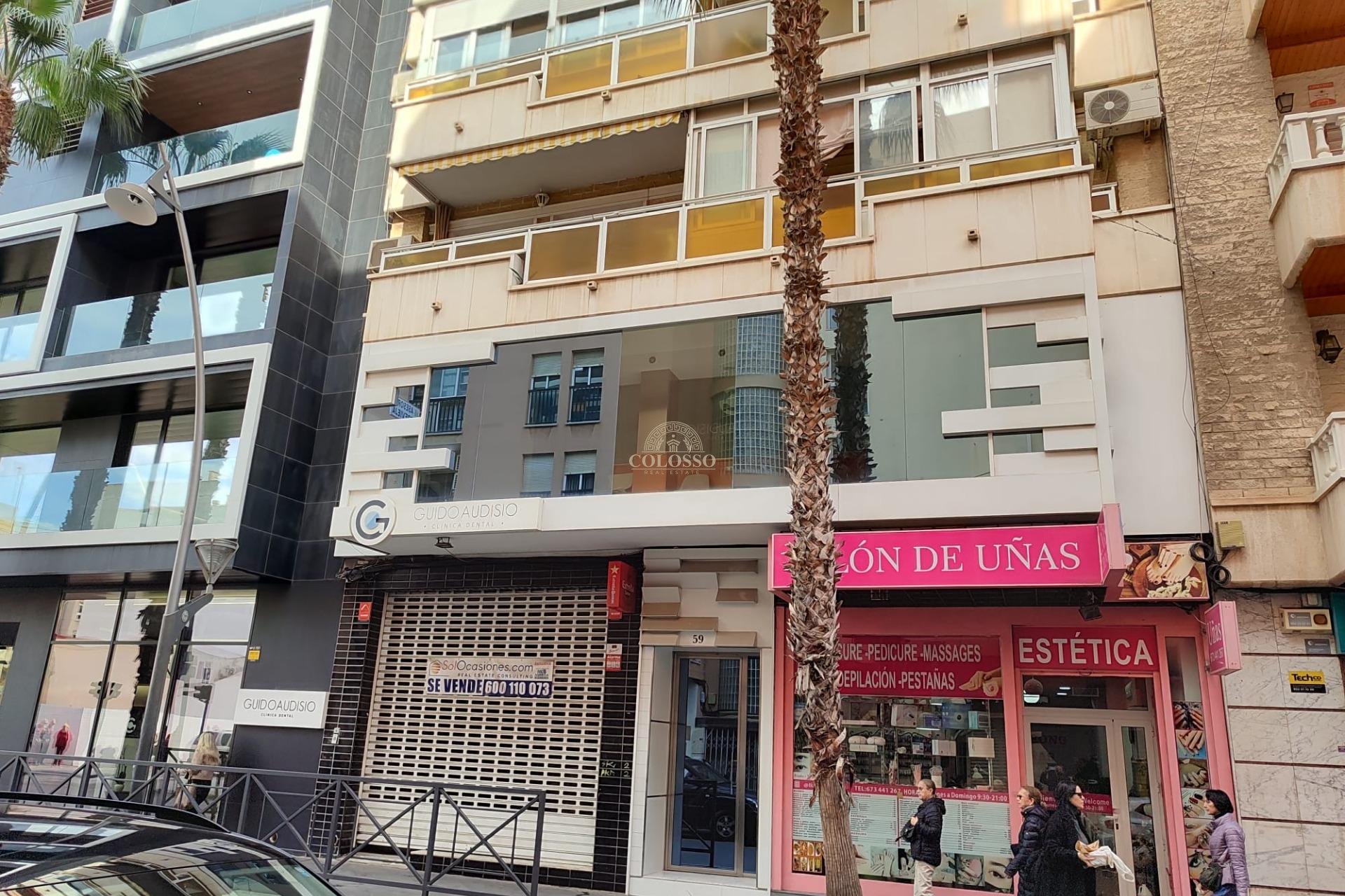 Resale - Piso -
Torrevieja - Centro