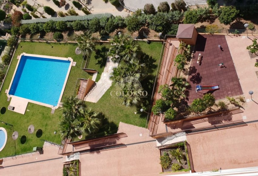 Resale - Semiatico -
Villajoyosa - Cala Villajoyosa