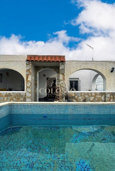 Resale - Villa -
Agost