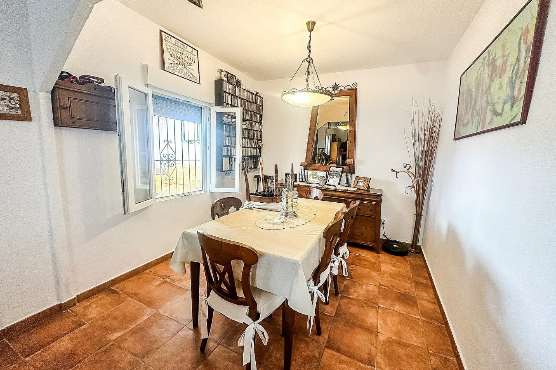Resale - Villa -
Agost