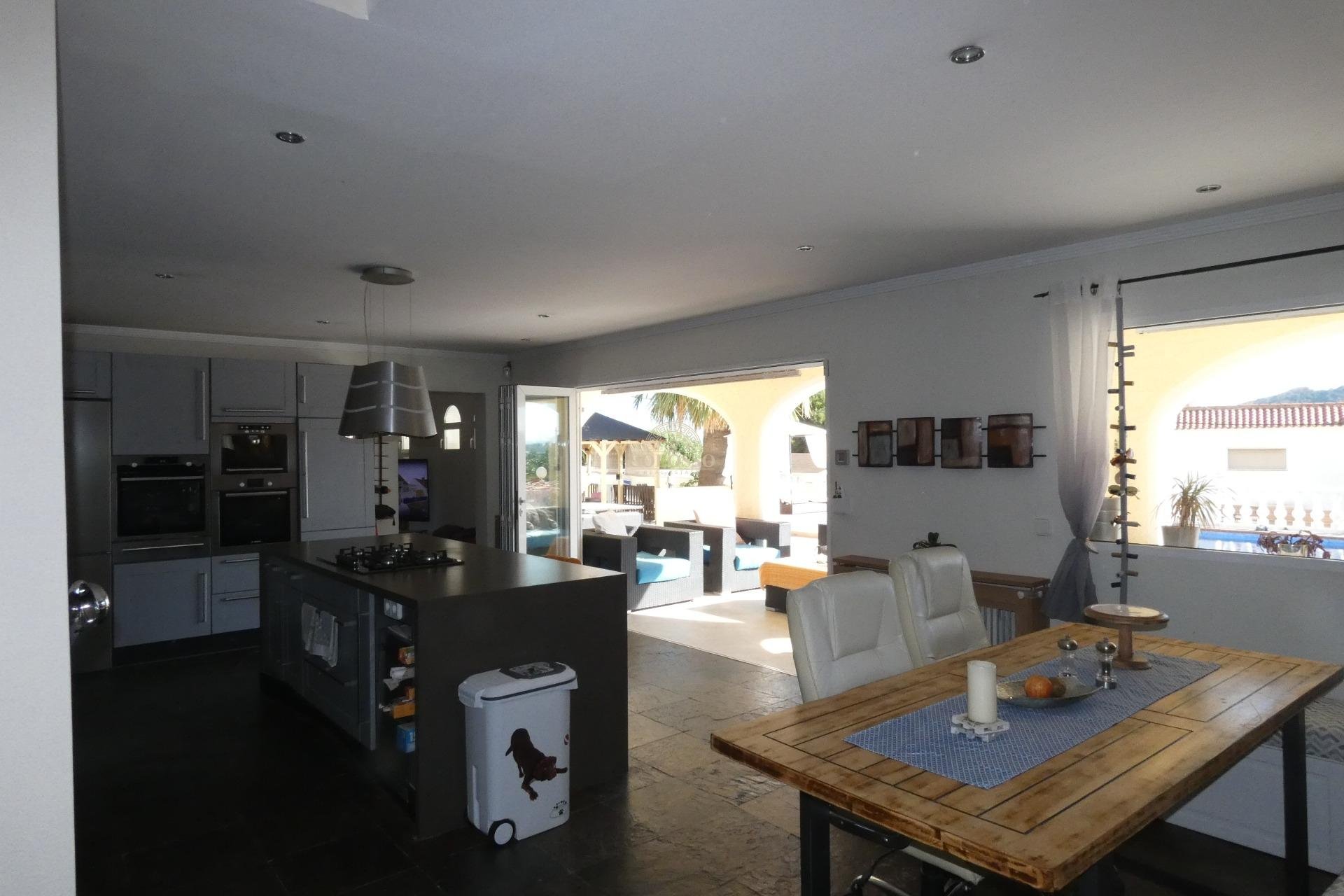 Resale - Villa -
Alfaz del Pi - Albir