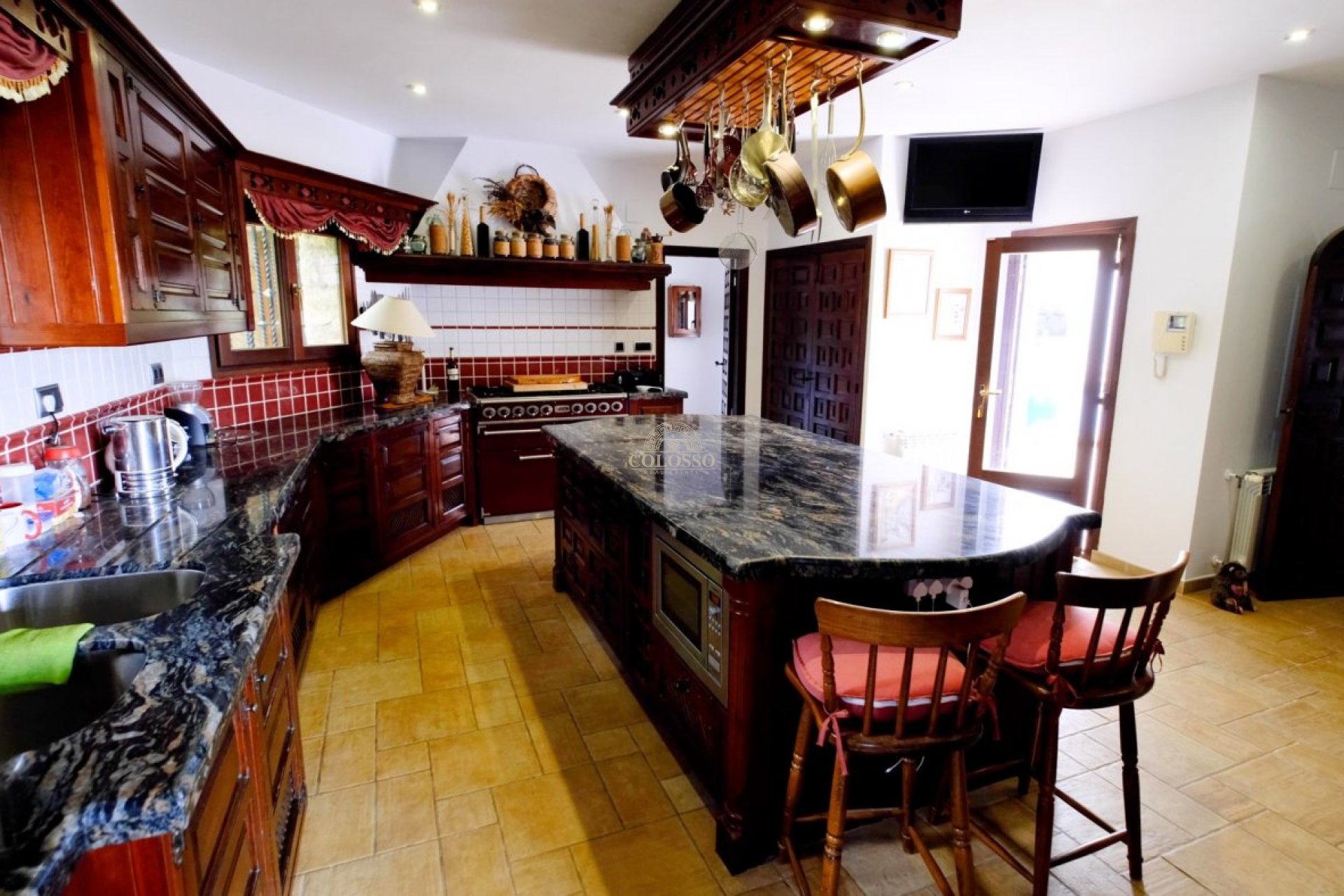 Resale - Villa -
Benissa - Fustera